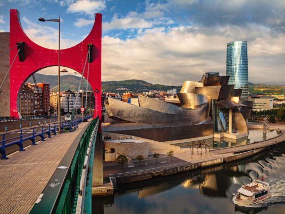 Vista de la ría de Bilbao y el Guggenheim